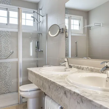 Aparthotel Santa Barbara Golf And Ocean Club 4*